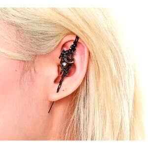 Vintage Inspired Gothic Celestial Asymmetrical Ear Cuff (1)